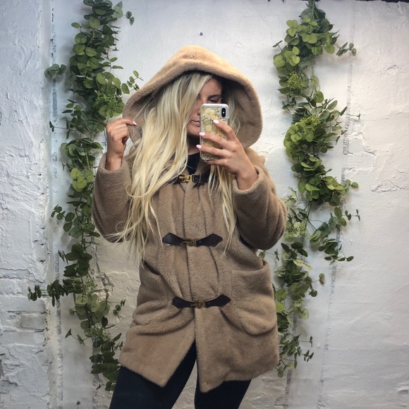 Jackets & Blazers - Oversized Sherpa Hooded Coat Small / Medium tan